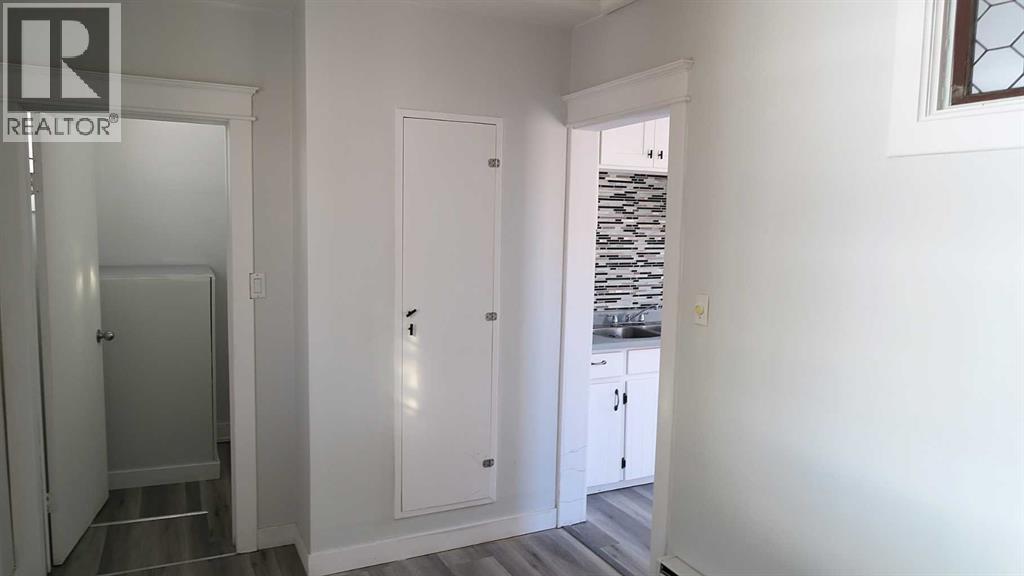 220 Armstrong Street - 7