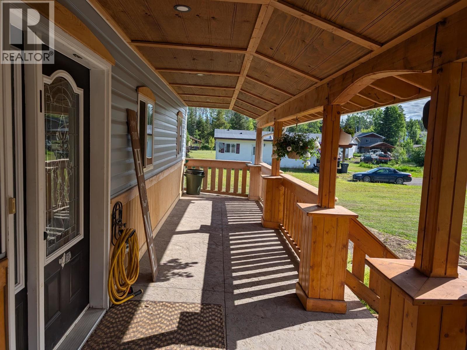 1249 FIR CRESCENT - 4