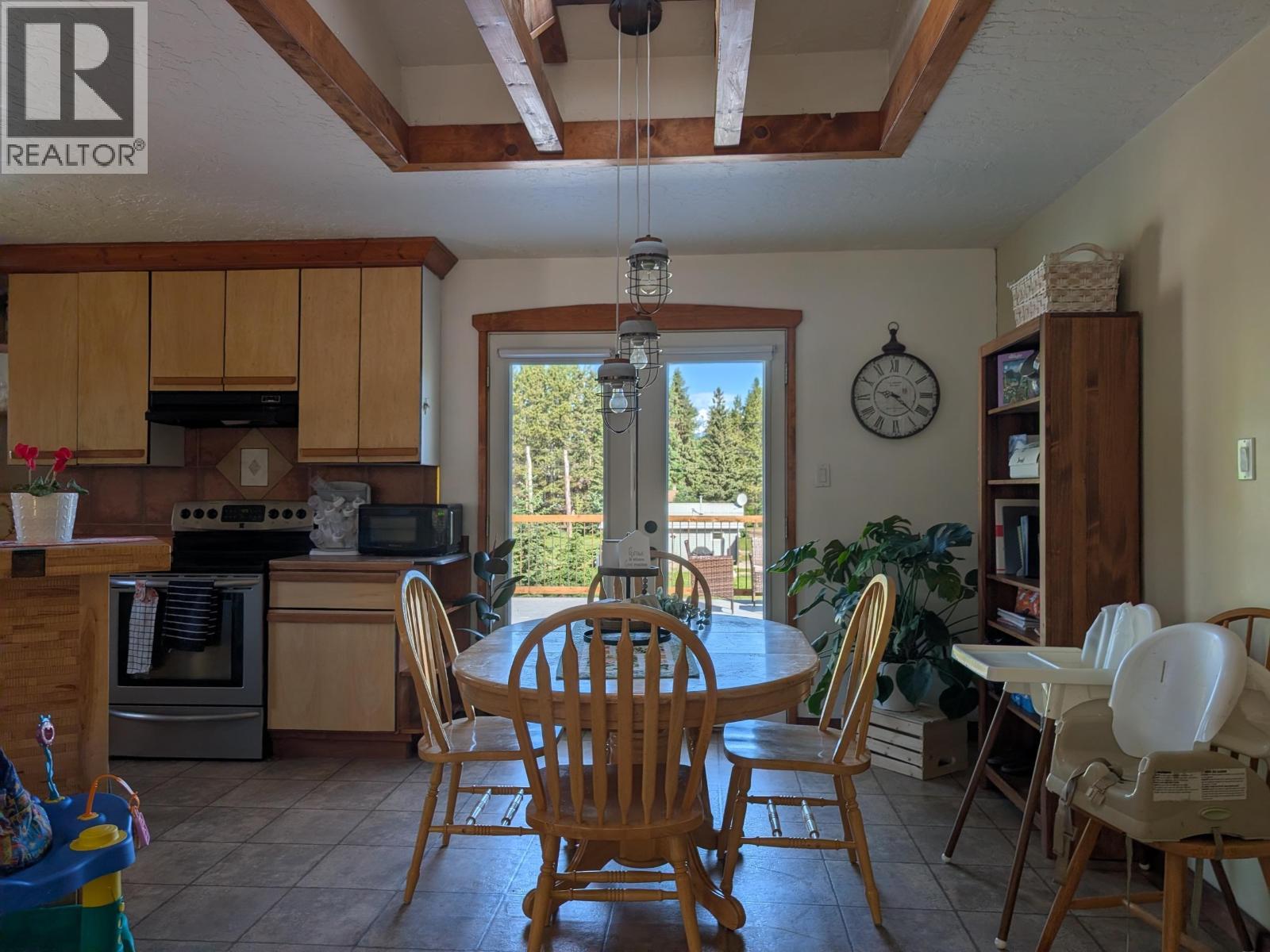 1249 FIR CRESCENT - 9