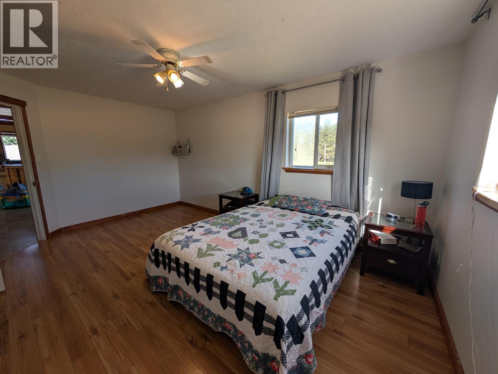 1249 FIR CRESCENT - 22