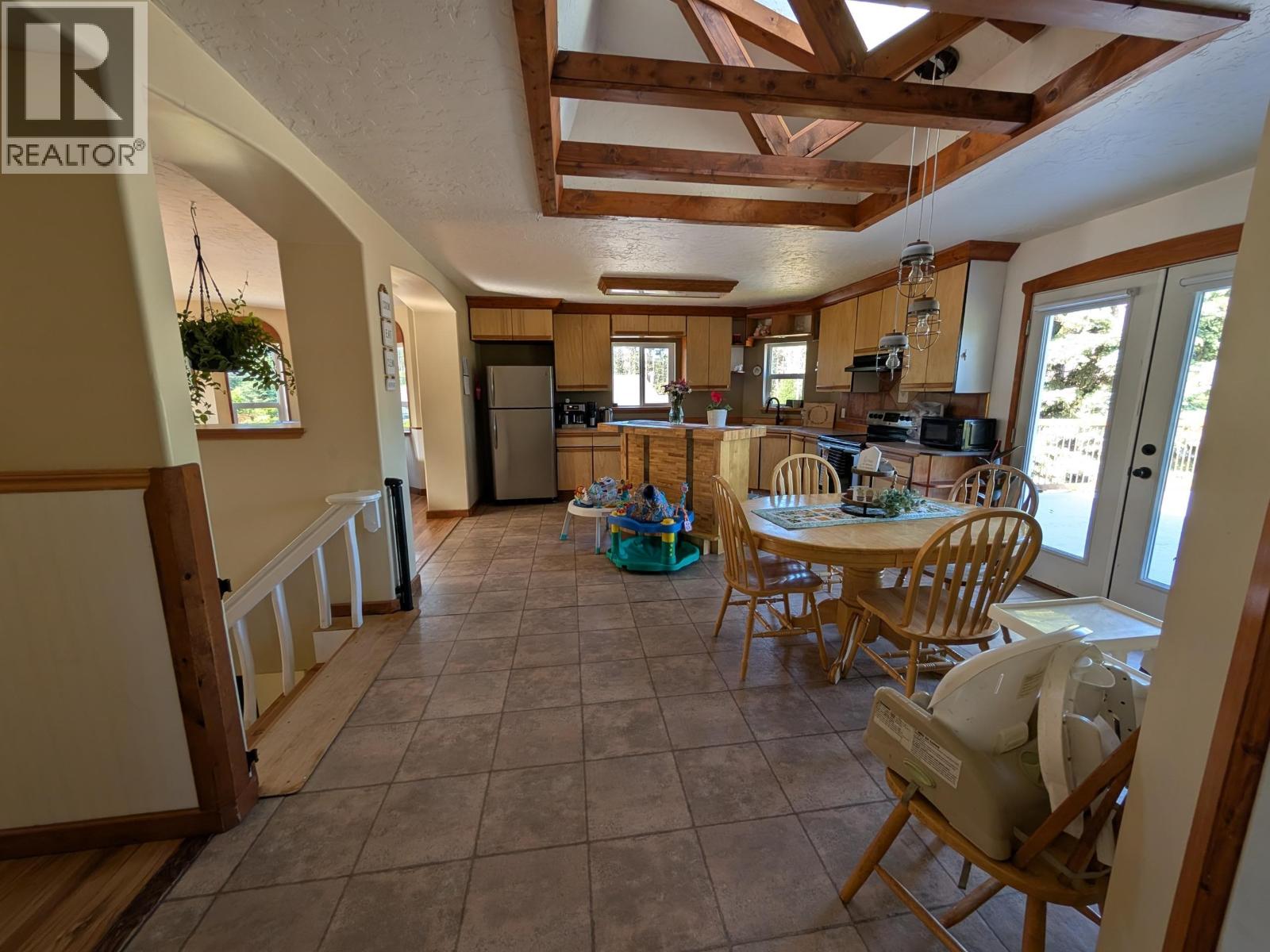 1249 FIR CRESCENT - 15