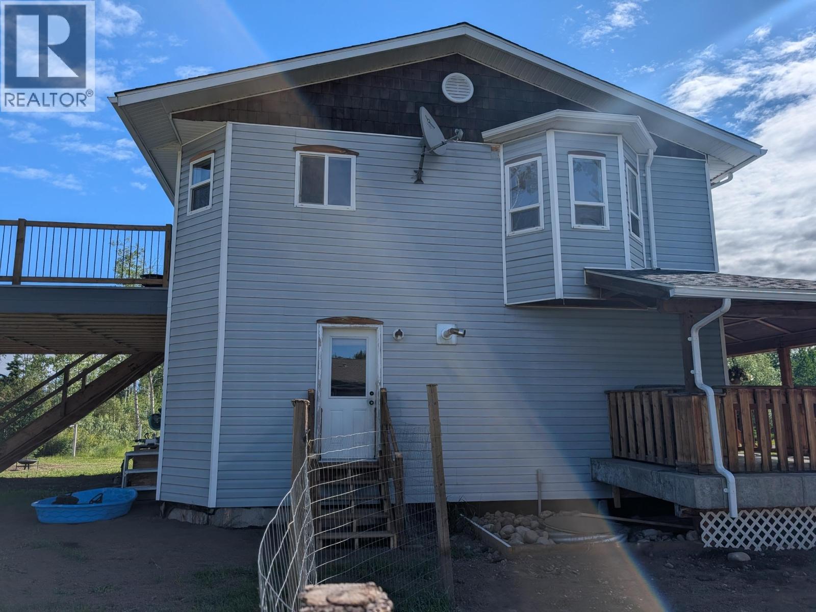 1249 FIR CRESCENT - 33