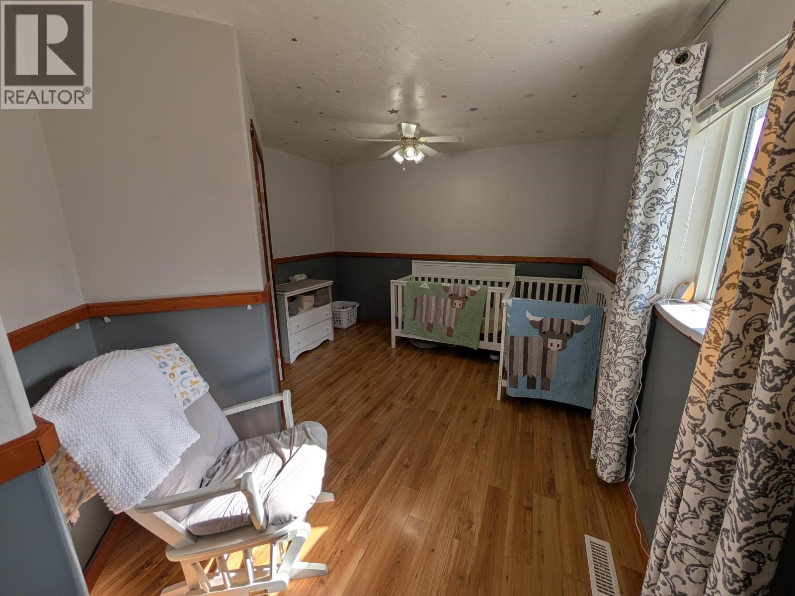1249 FIR CRESCENT - 24