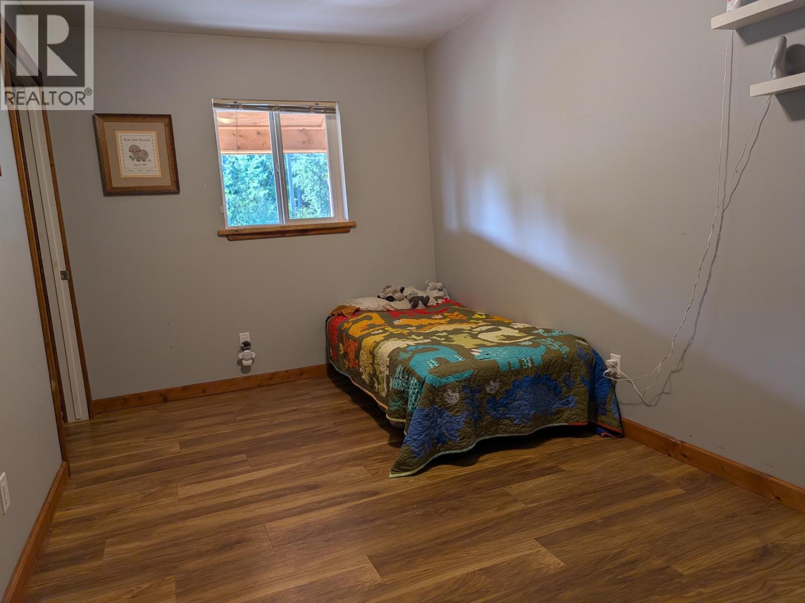 1249 FIR CRESCENT - 26