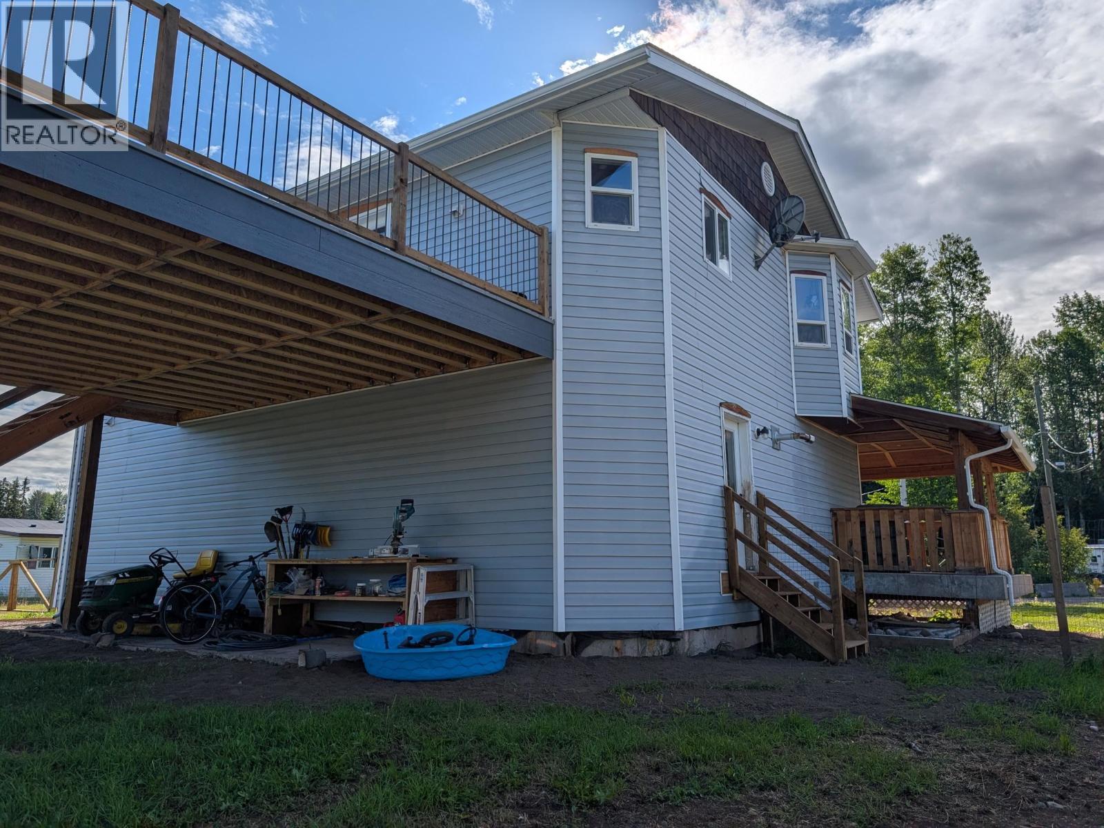 1249 FIR CRESCENT - 34
