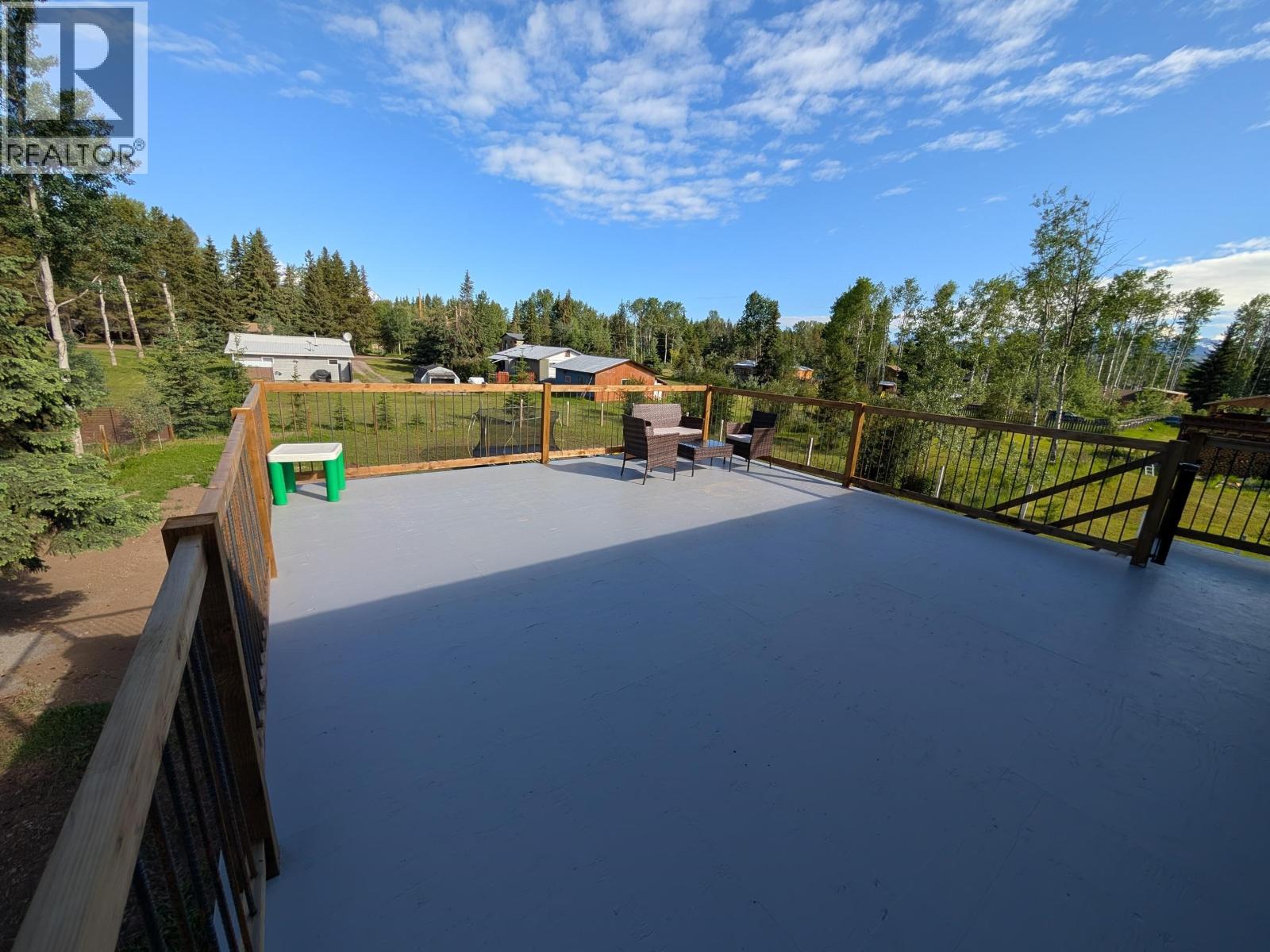 1249 FIR CRESCENT - 36