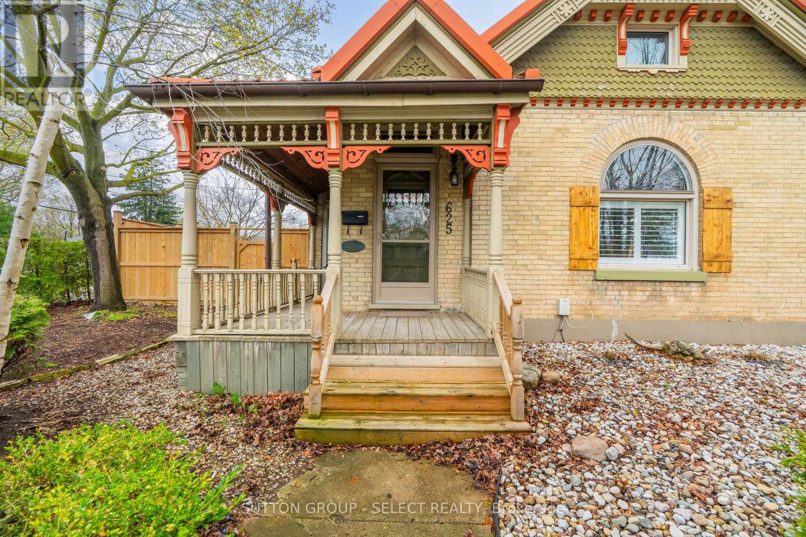 625 HALE STREET - 1