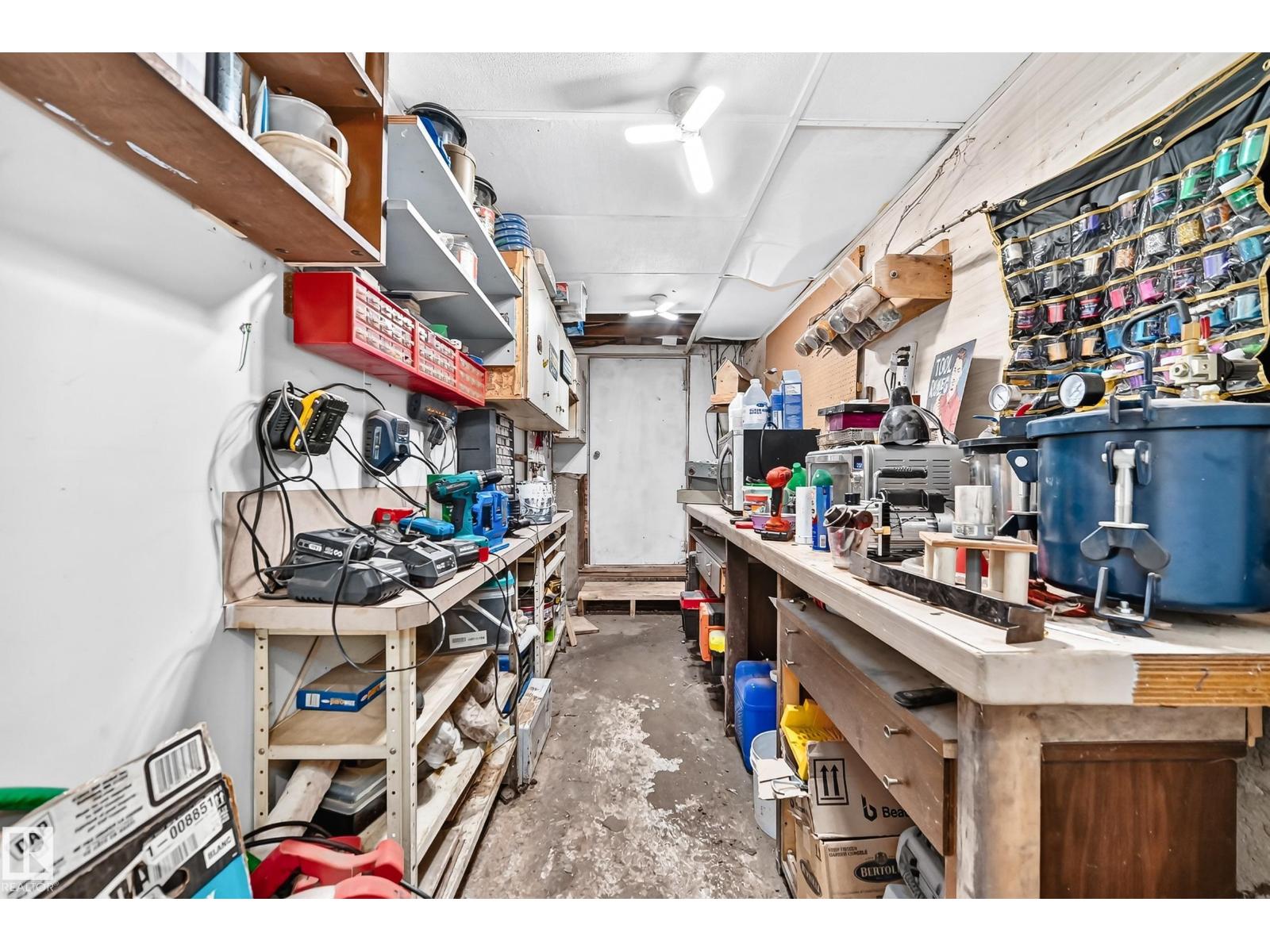 8 FOURTH ST - 43