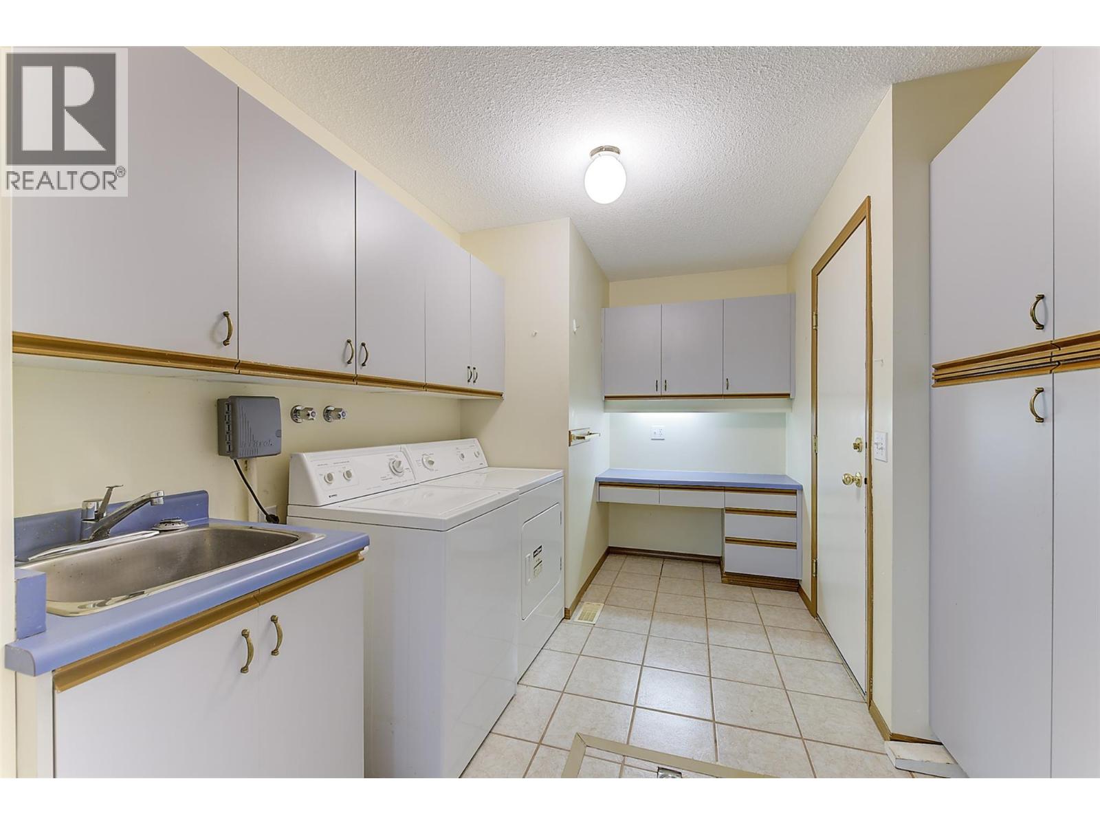 #18 3481 Old Vernon Road - 32