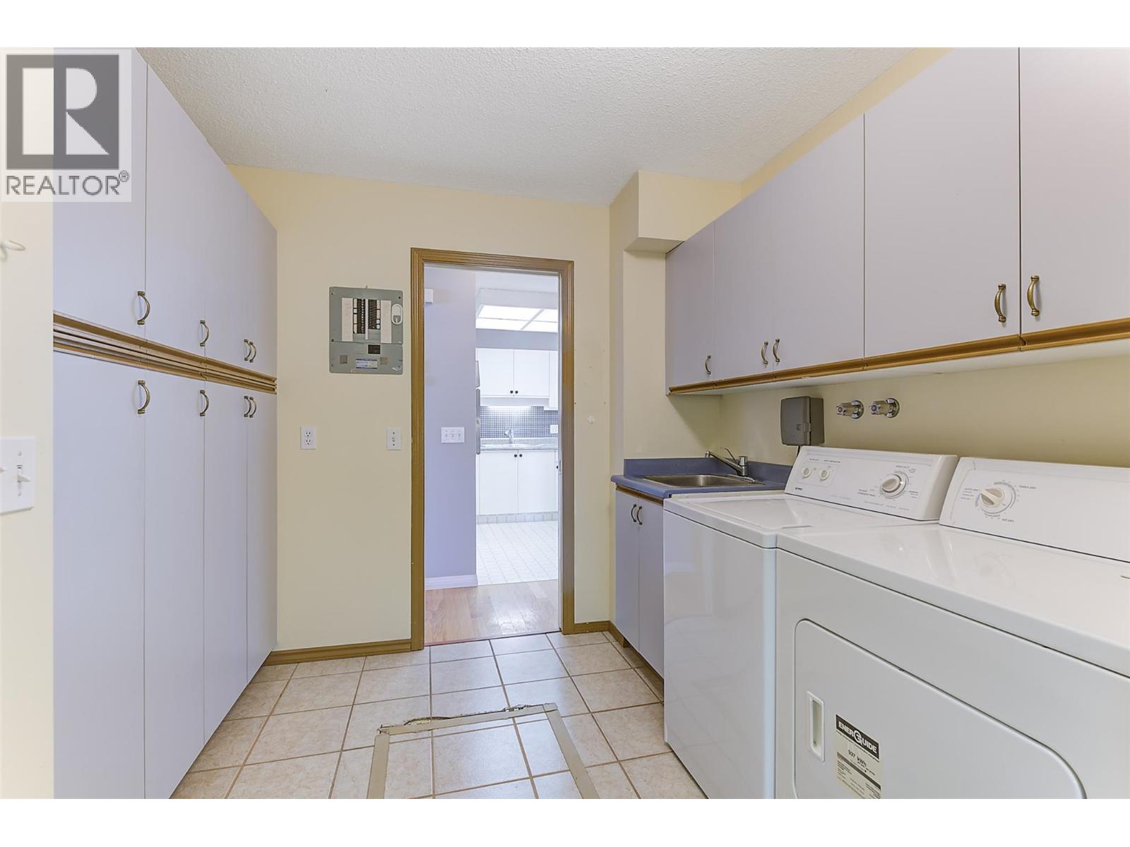 #18 3481 Old Vernon Road - 33