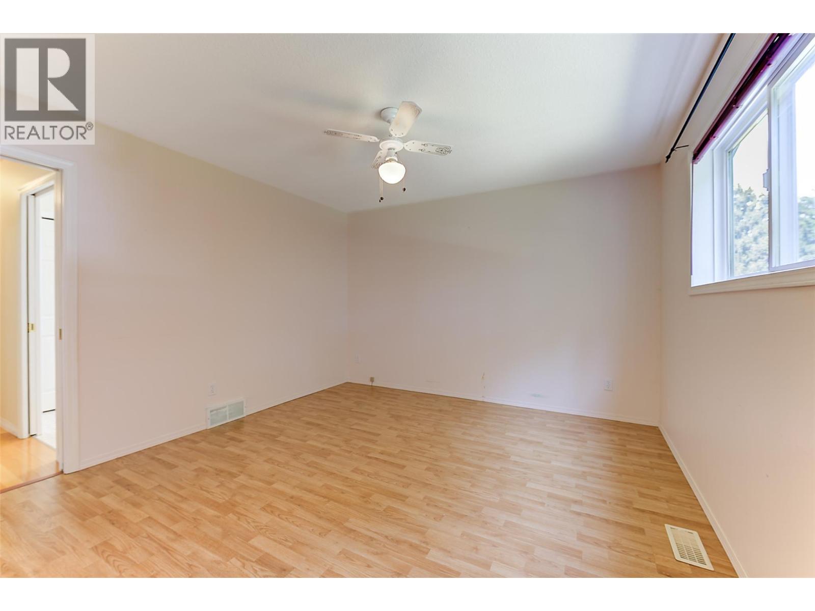 #18 3481 Old Vernon Road - 26
