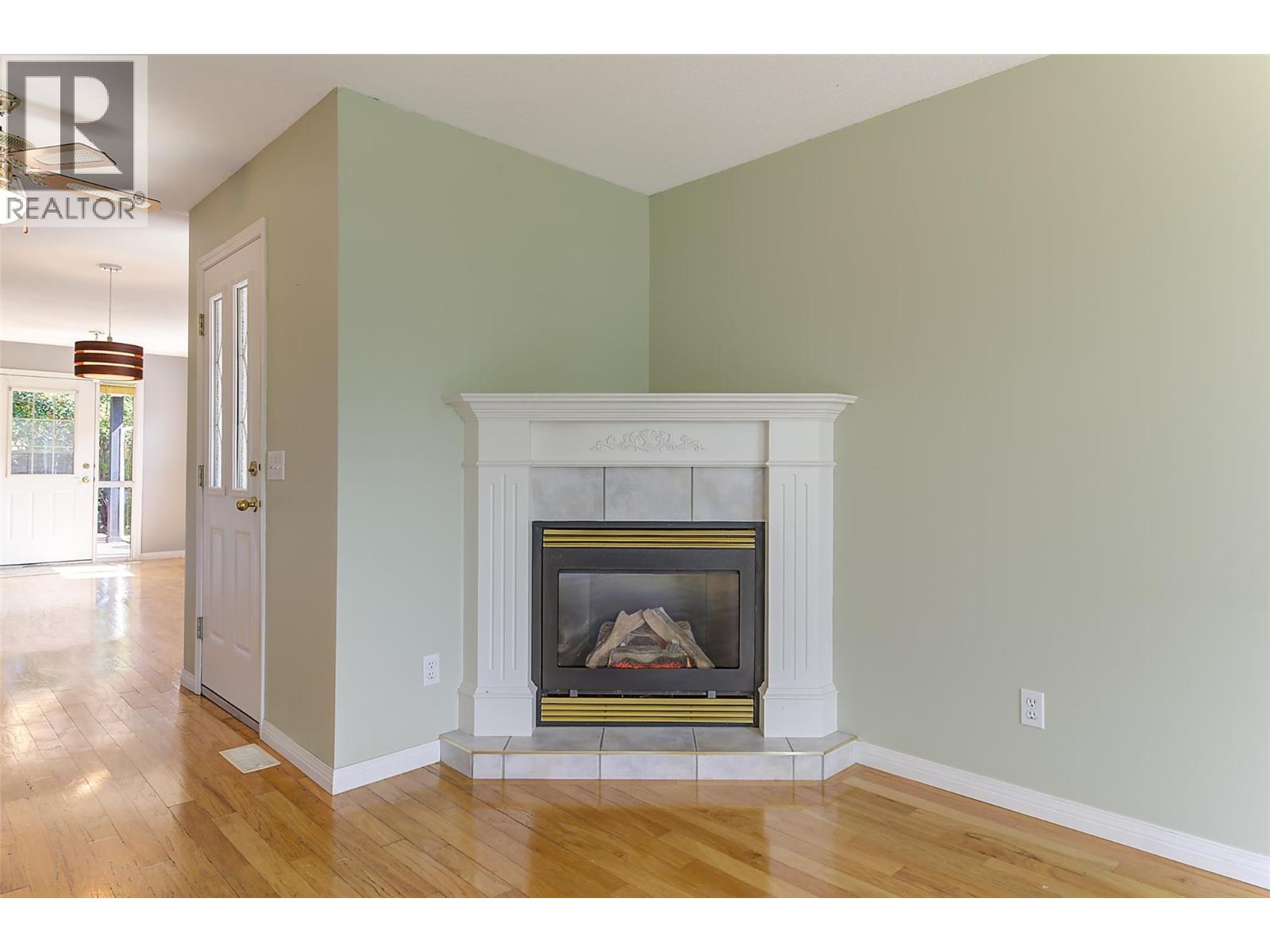 #18 3481 Old Vernon Road - 10