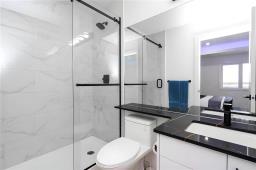 2pc Bathroom - 13 King Bay, Selkirk, MB R1A4P8 Photo 11