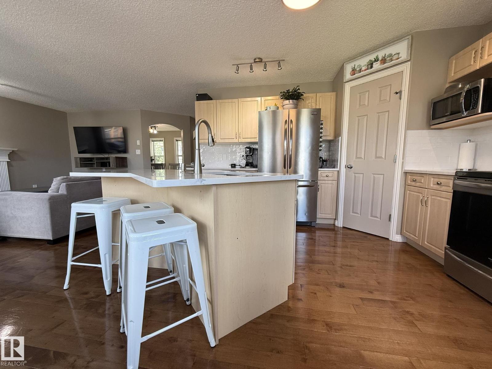 1820 ROBERTSON CR SW - 15