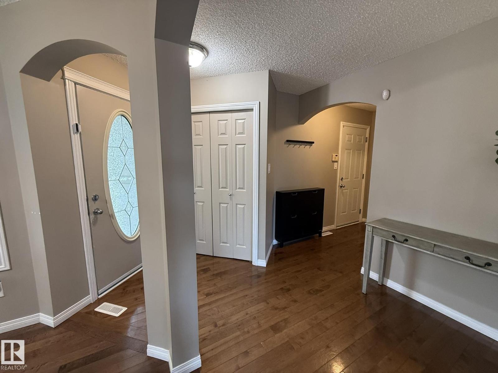 1820 ROBERTSON CR SW - 4