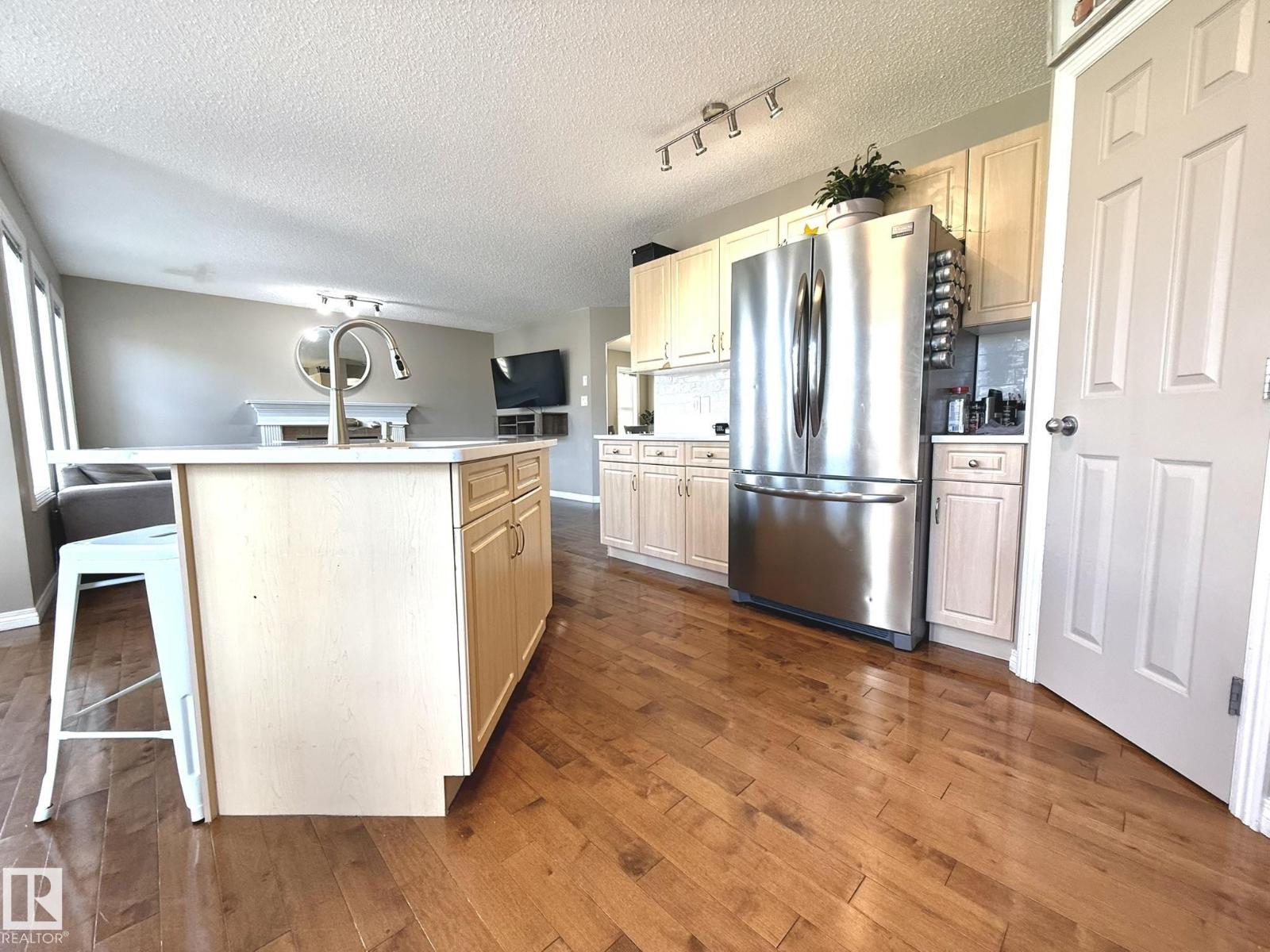 1820 ROBERTSON CR SW - 17