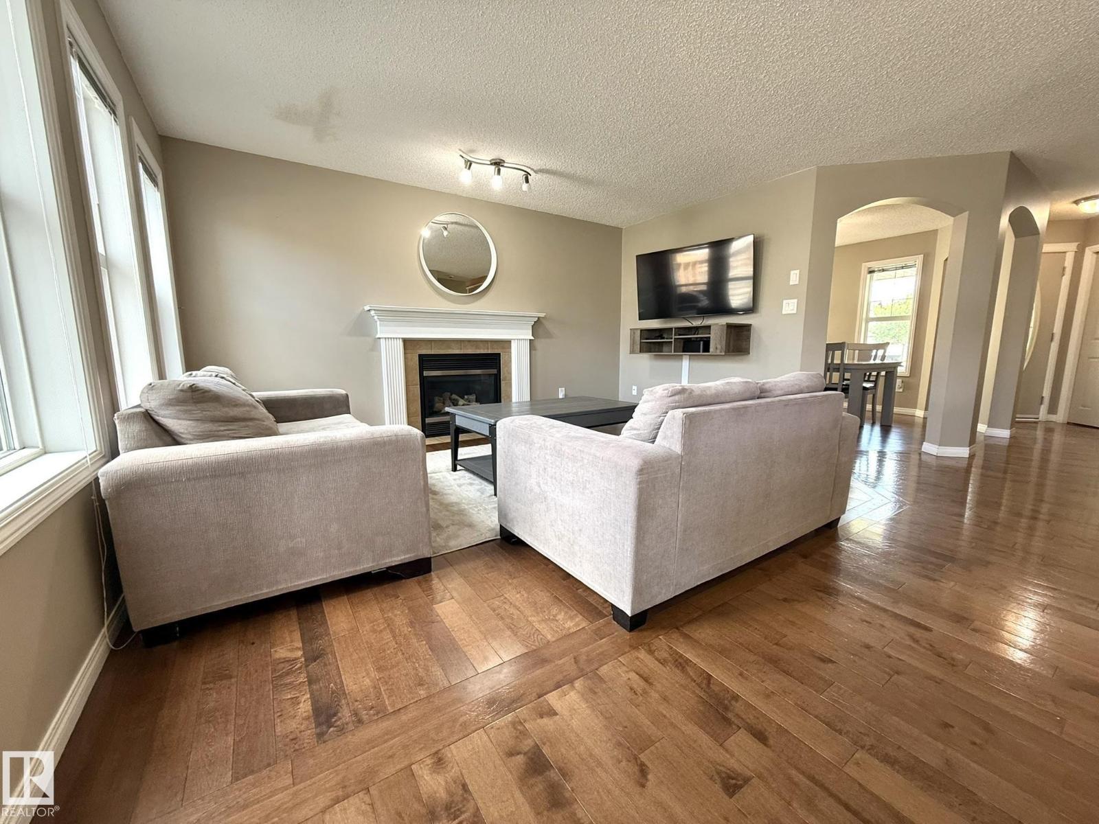 1820 ROBERTSON CR SW - 10