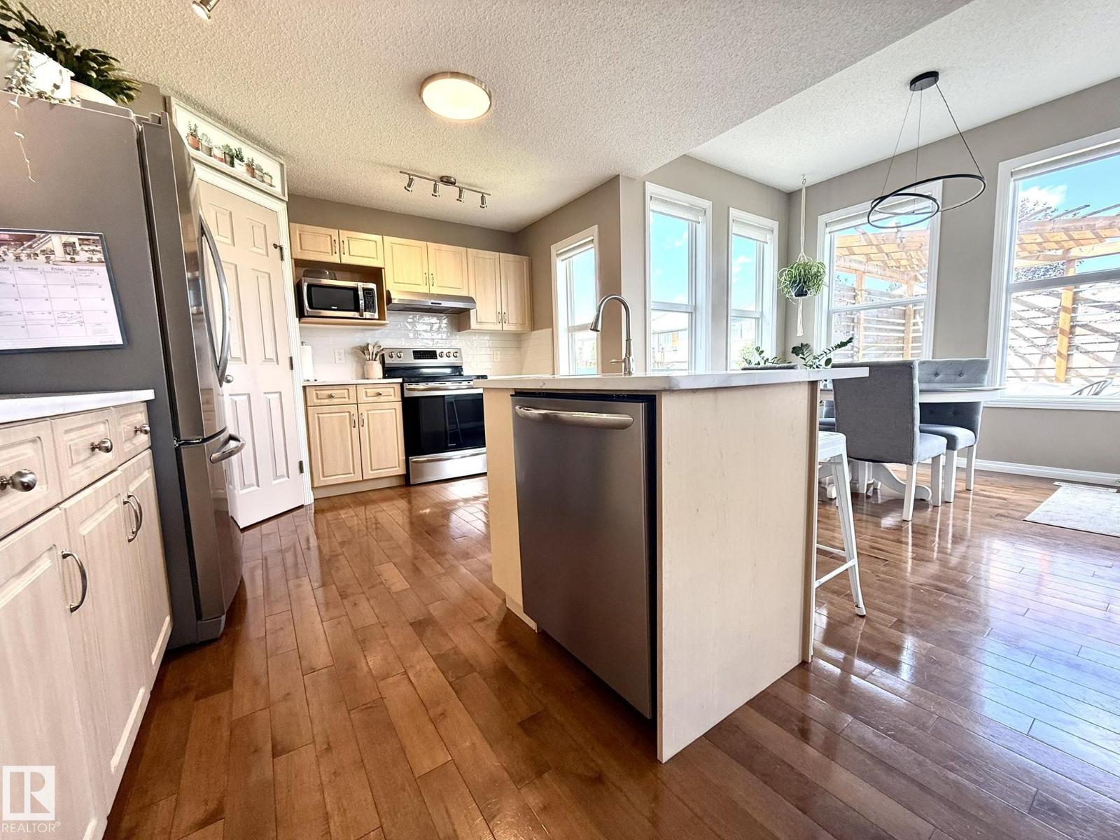 1820 ROBERTSON CR SW - 16
