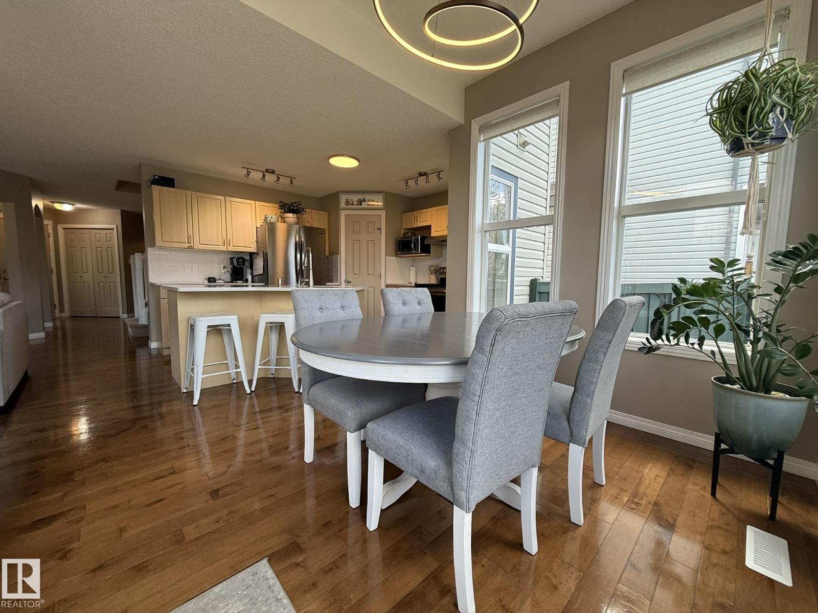 1820 ROBERTSON CR SW - 21