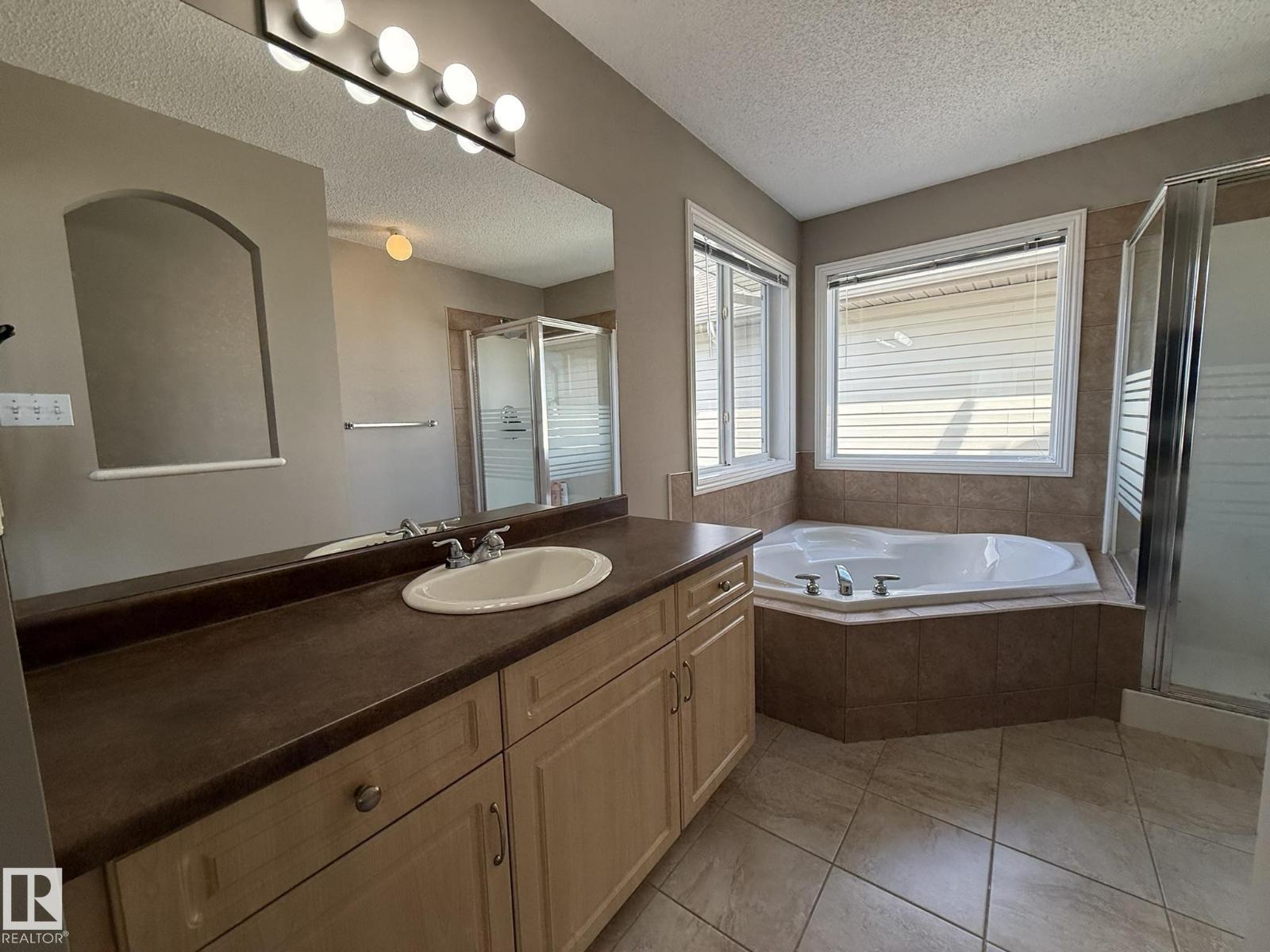 1820 ROBERTSON CR SW - 38