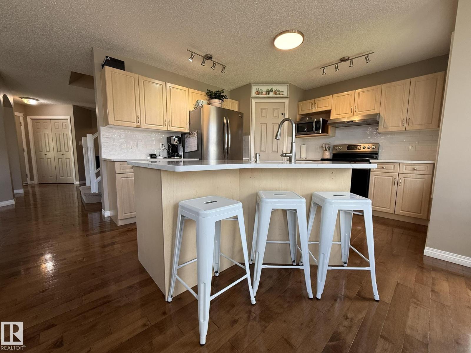 1820 ROBERTSON CR SW - 14