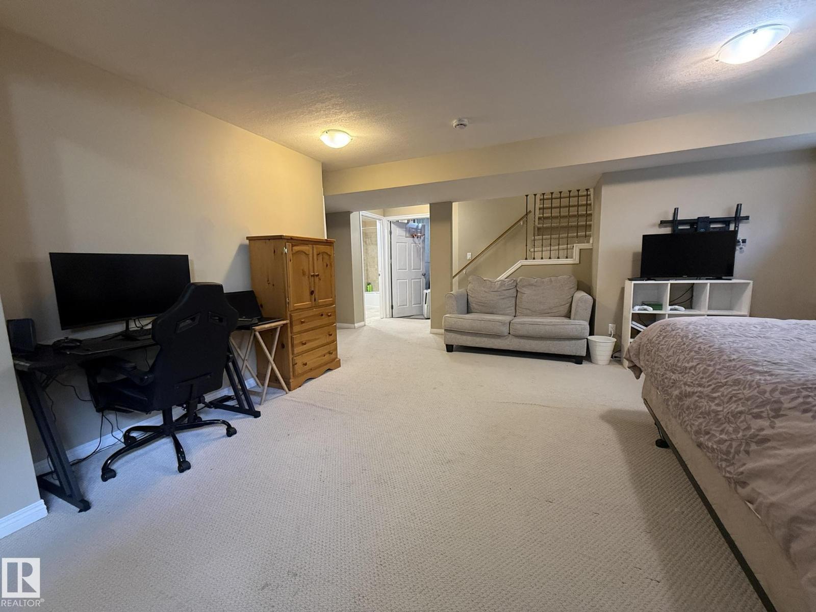 1820 ROBERTSON CR SW - 46