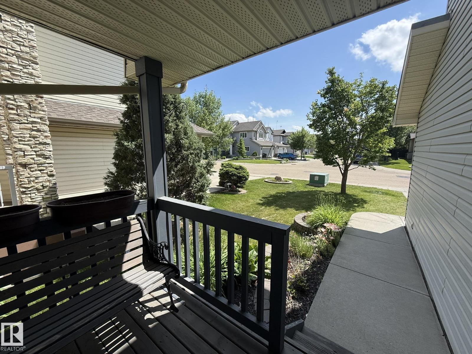 1820 ROBERTSON CR SW - 66