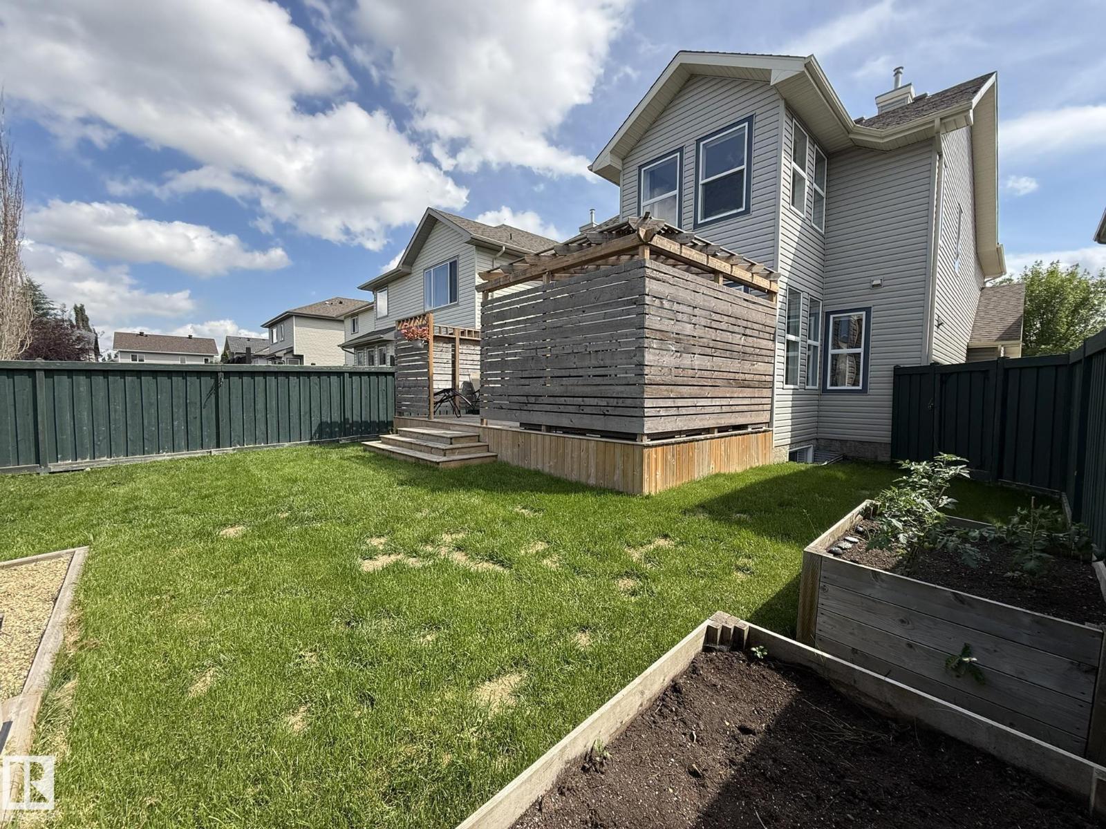 1820 ROBERTSON CR SW - 61