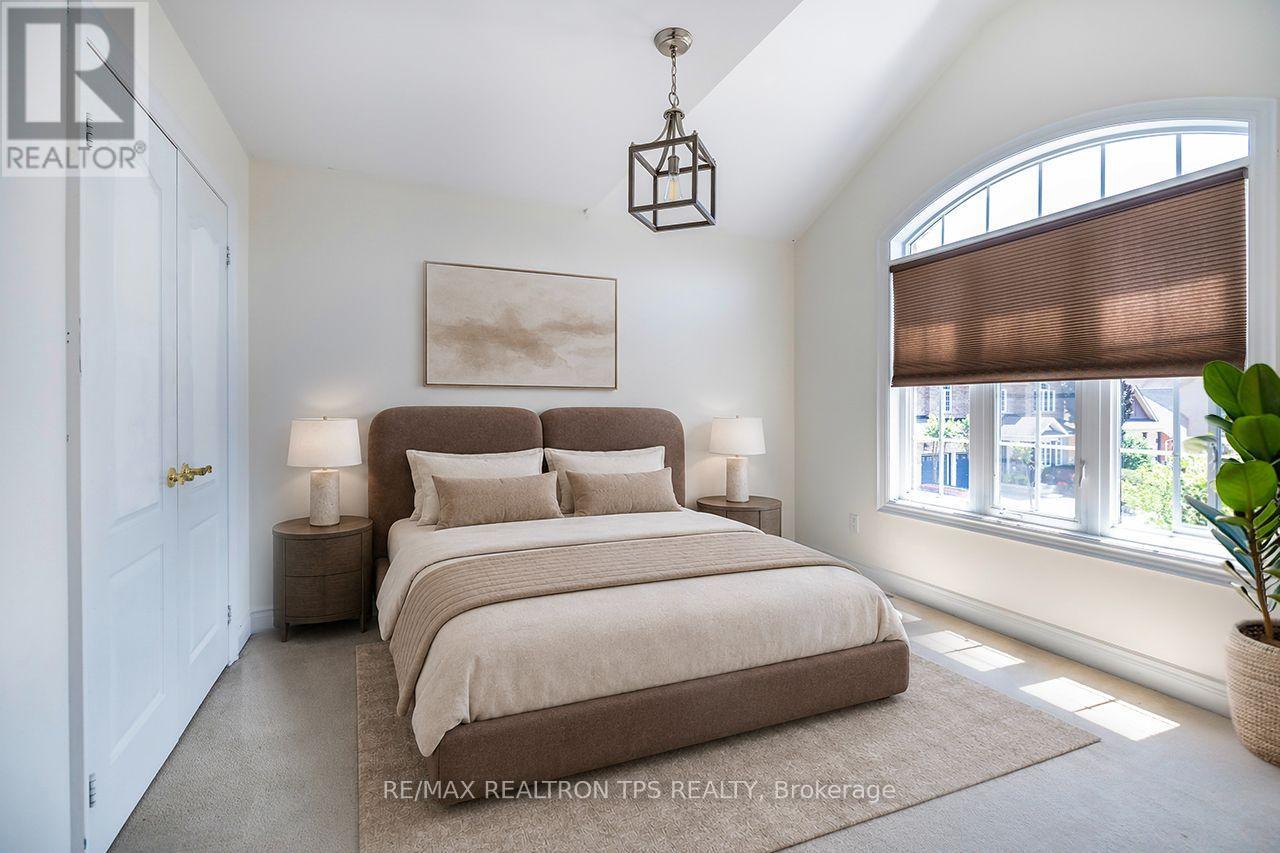 555 KINGSFIELD LOOP - Image 25