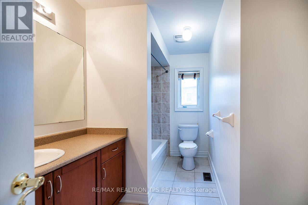 555 KINGSFIELD LOOP - Image 27
