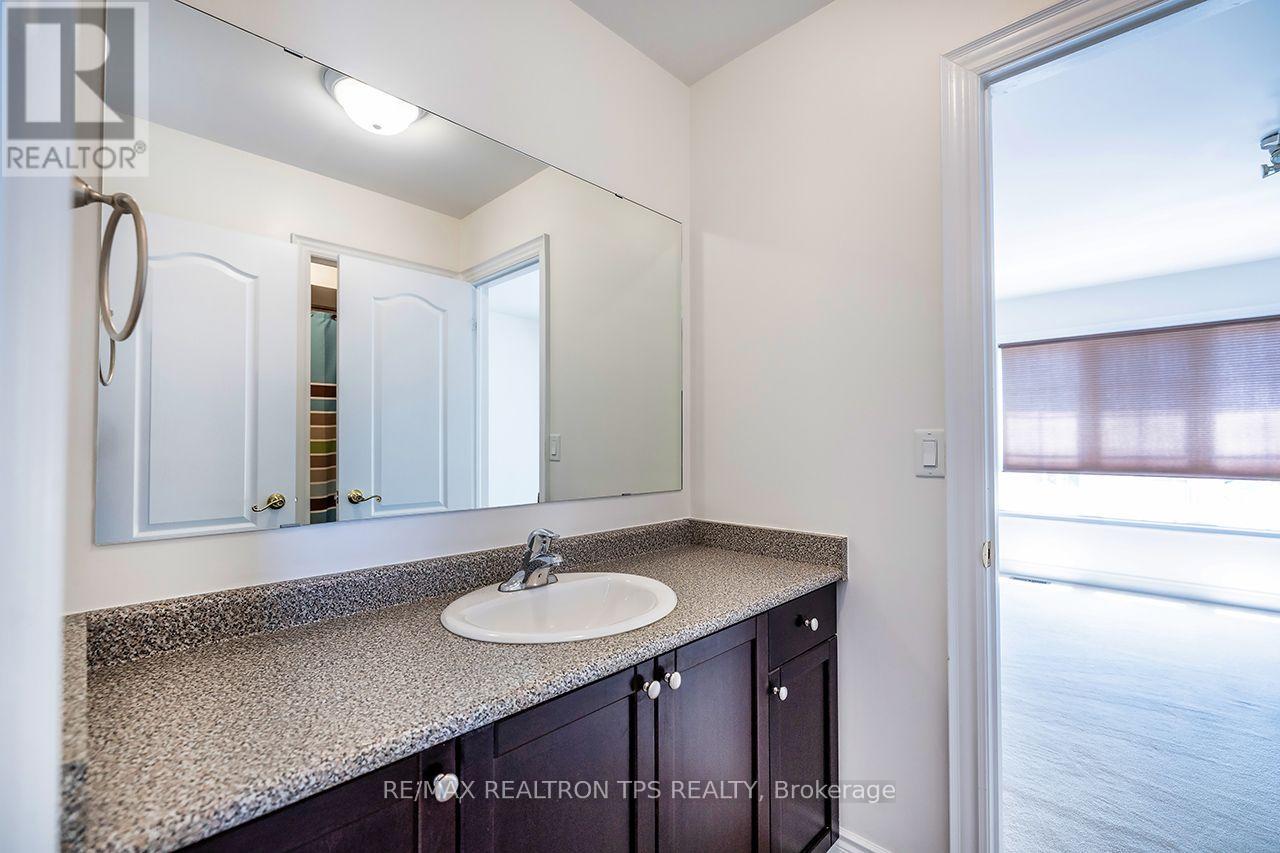 555 KINGSFIELD LOOP - Image 29