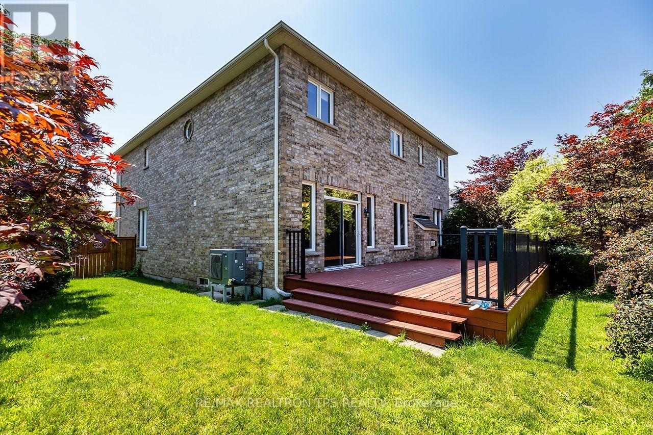 555 KINGSFIELD LOOP - Image 35