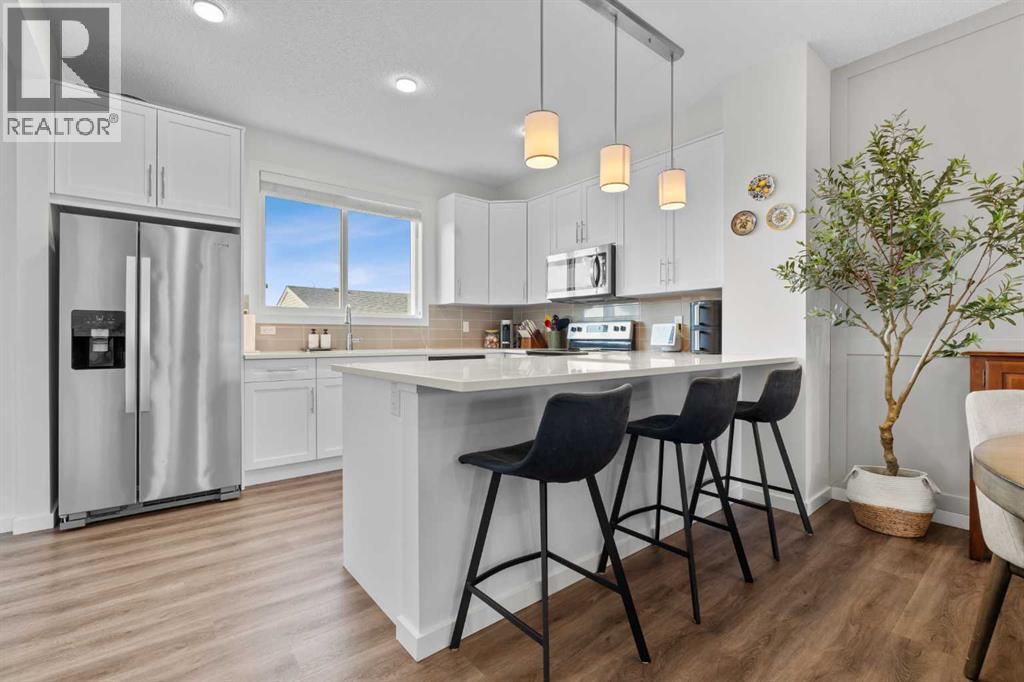 228 Livingston View NE - 10