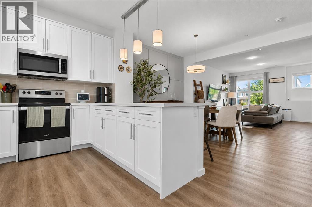 228 Livingston View NE - 11