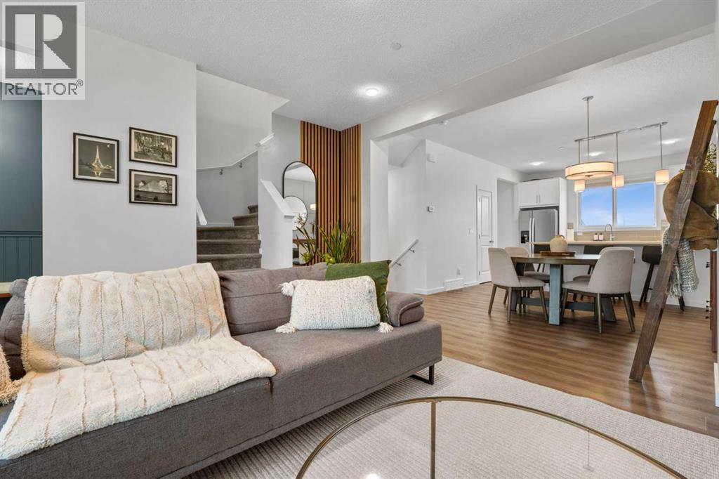 228 Livingston View NE - 6