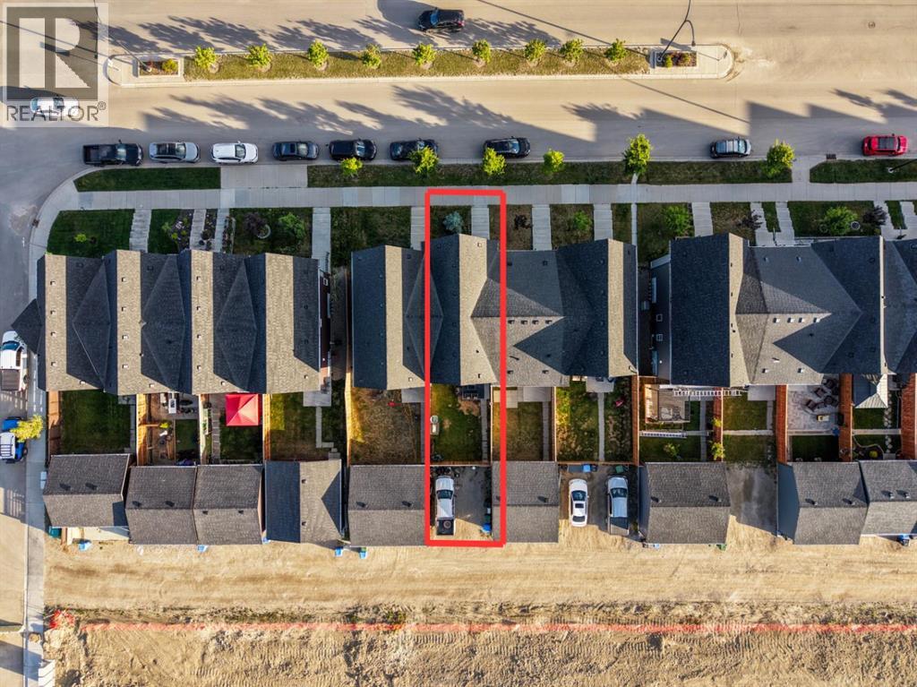 228 Livingston View NE - 30