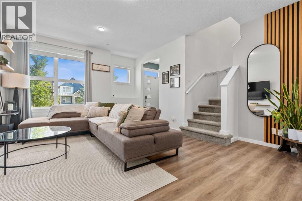 228 Livingston View NE - 3