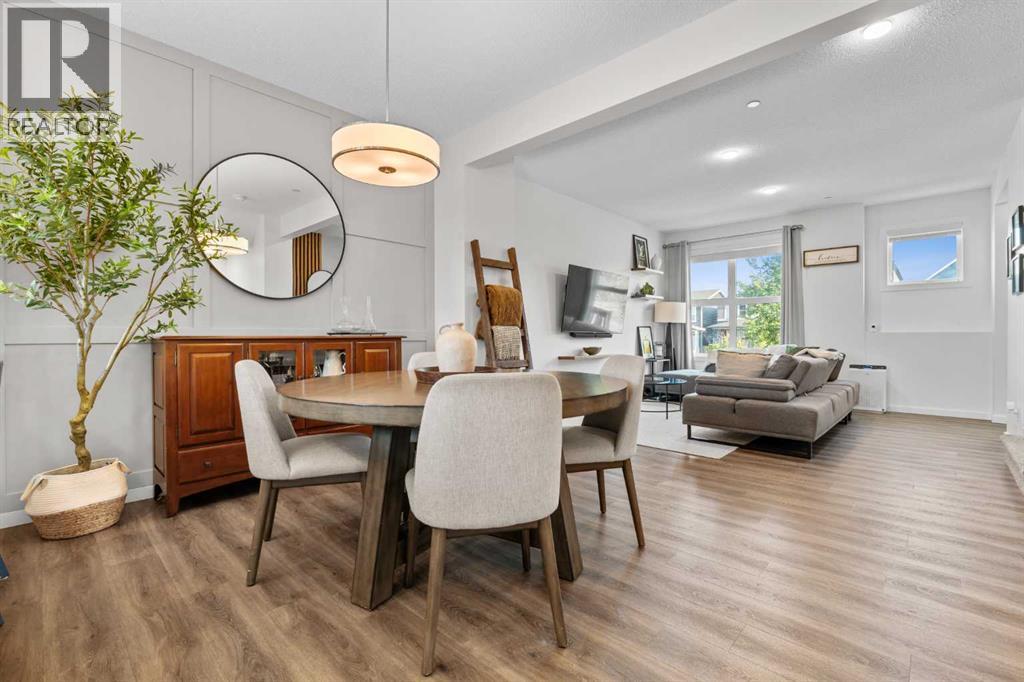 228 Livingston View NE - 8