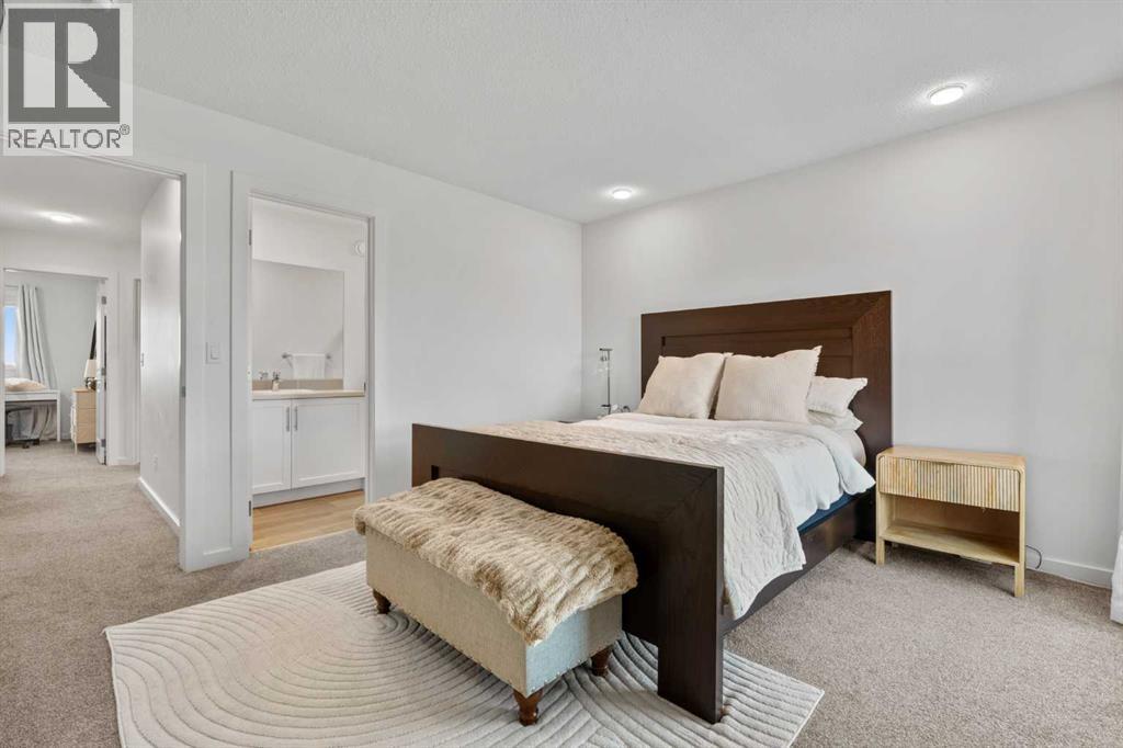228 Livingston View NE - 23