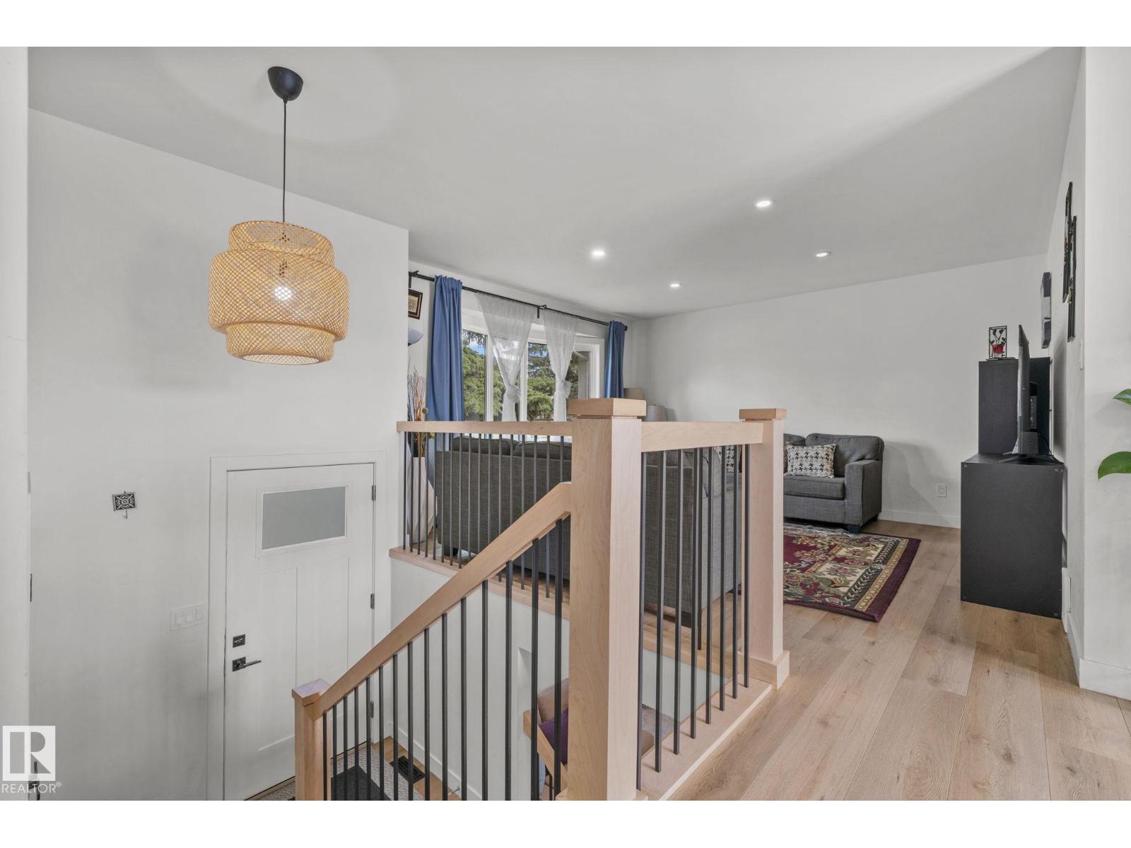 4119 18 AV NW - 21