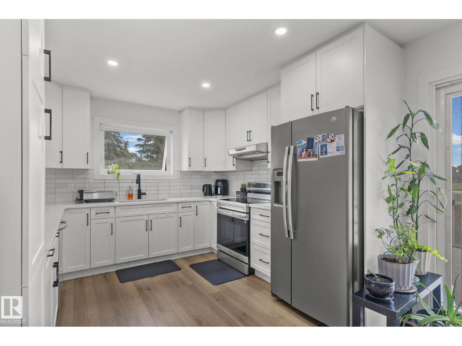 4119 18 AV NW - 9