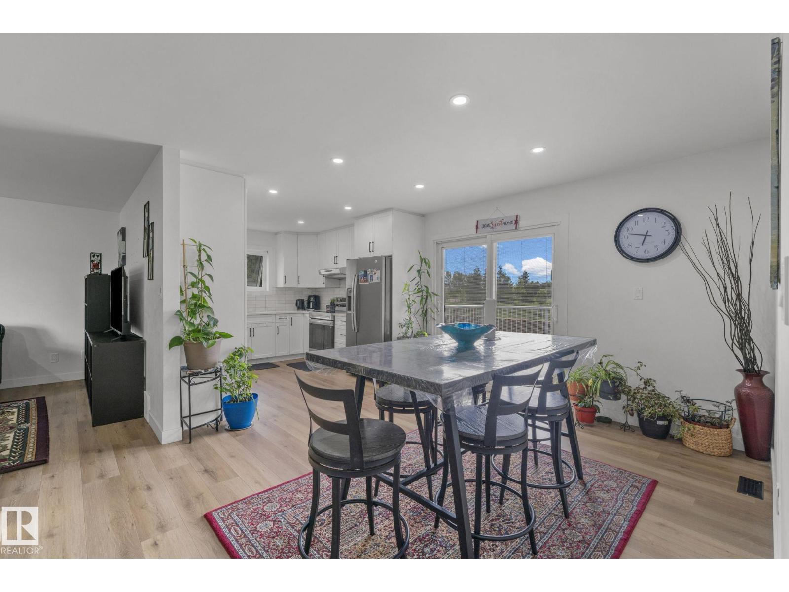 4119 18 AV NW - 12