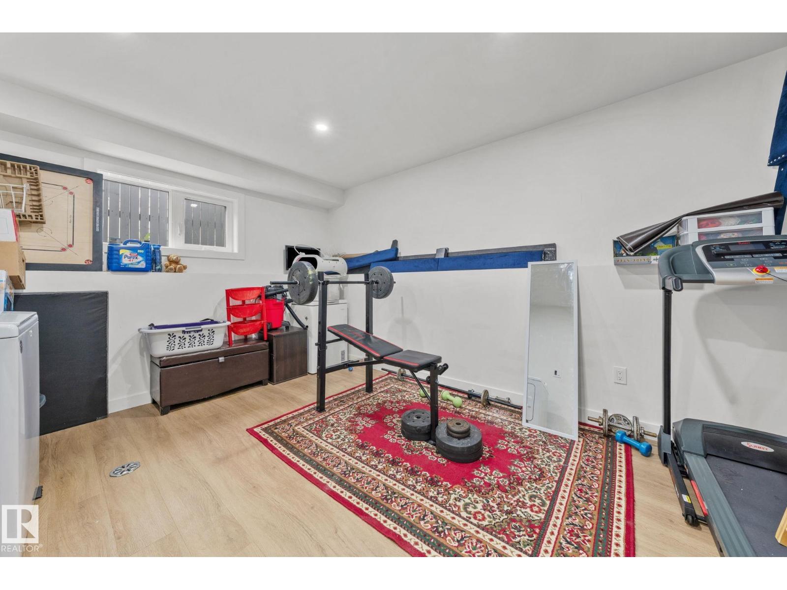 4119 18 AV NW - 33