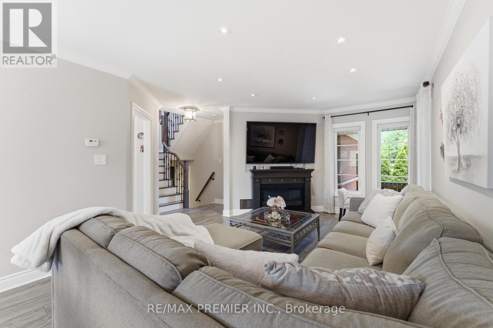37 PRINCETON GATE - 10