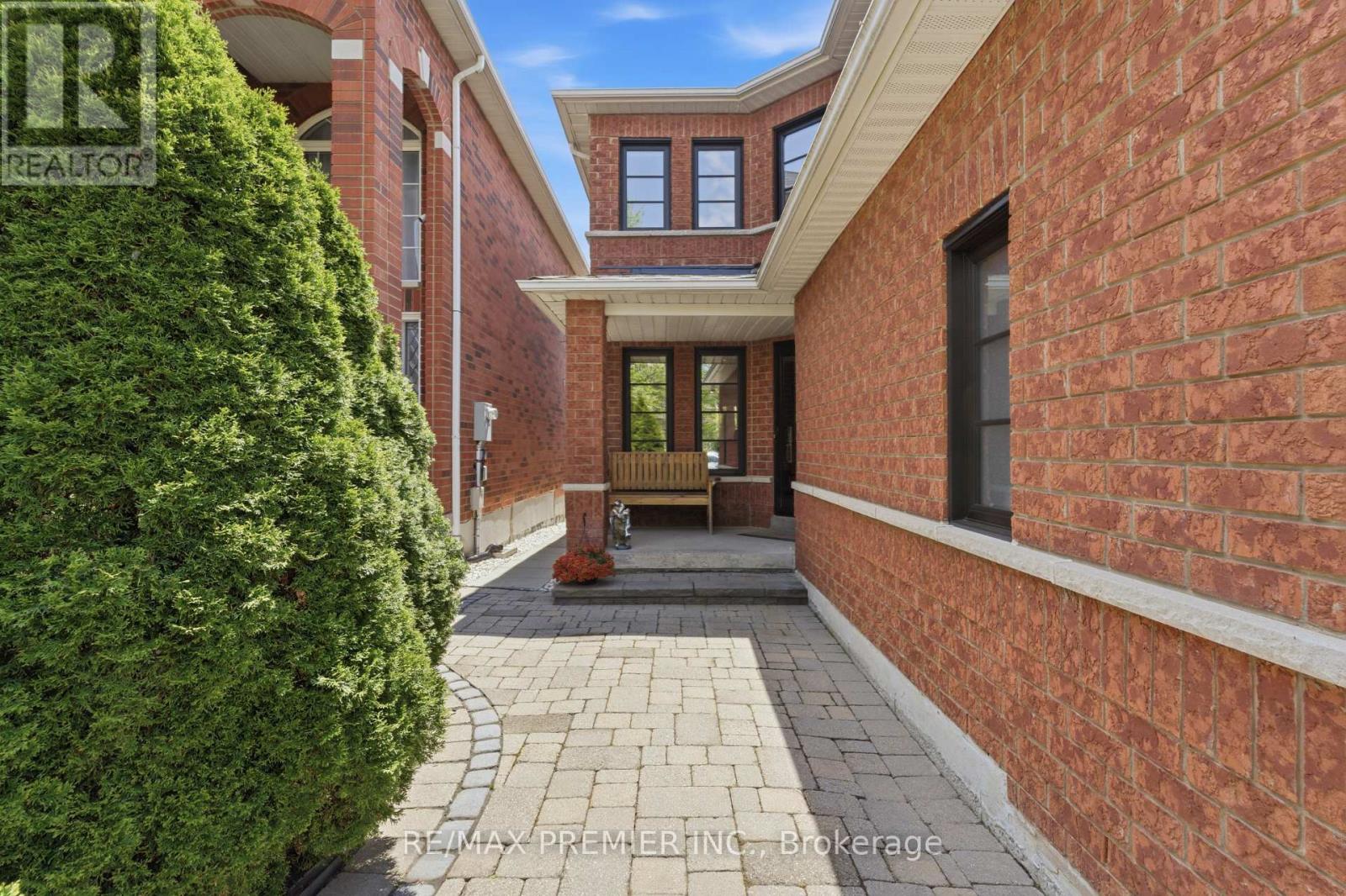 37 PRINCETON GATE - 5