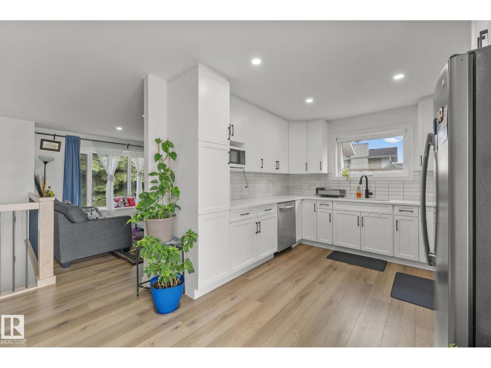 4119 18 AV NW - 8