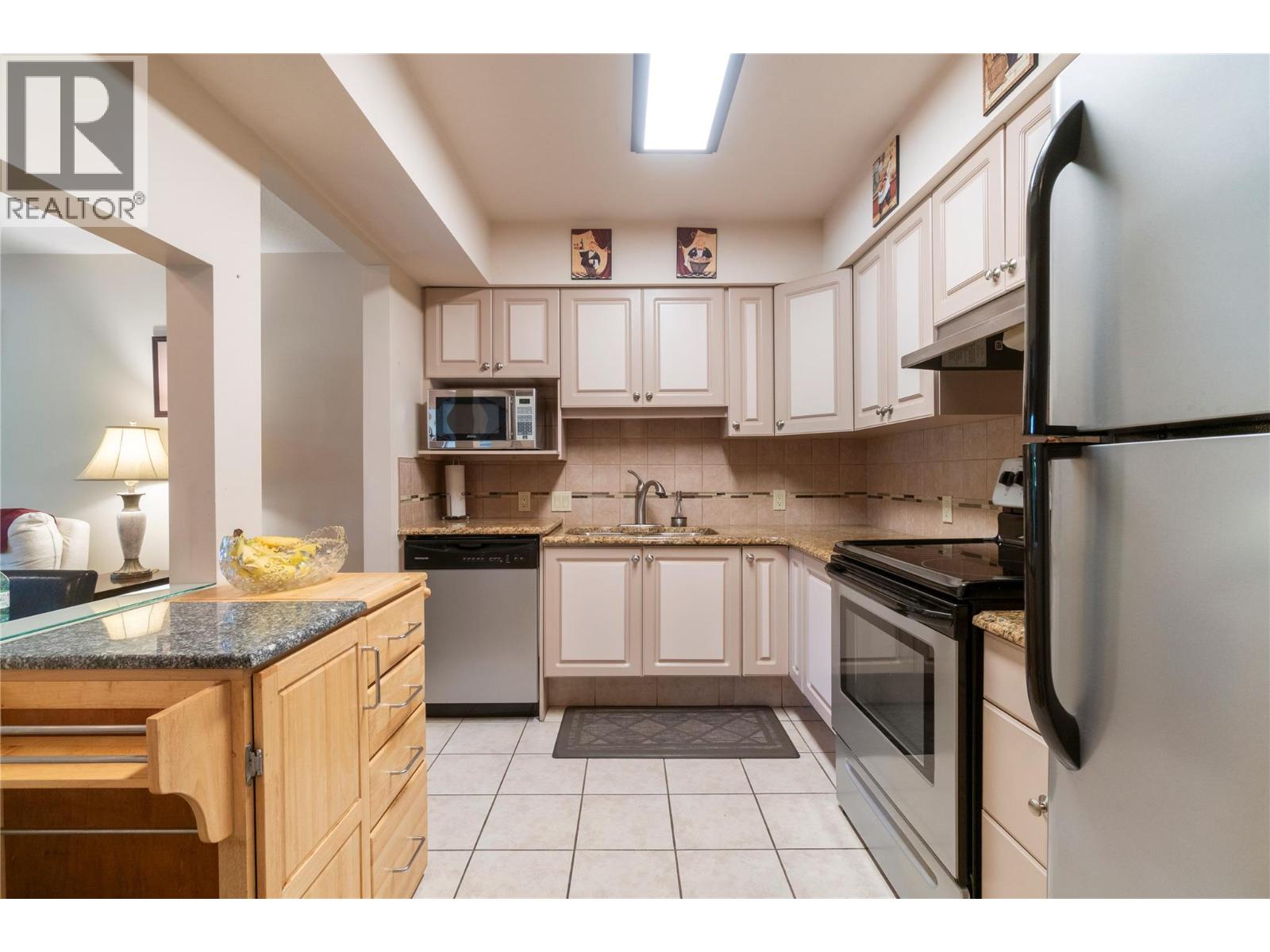 #101 650 3rd Street SW - 5