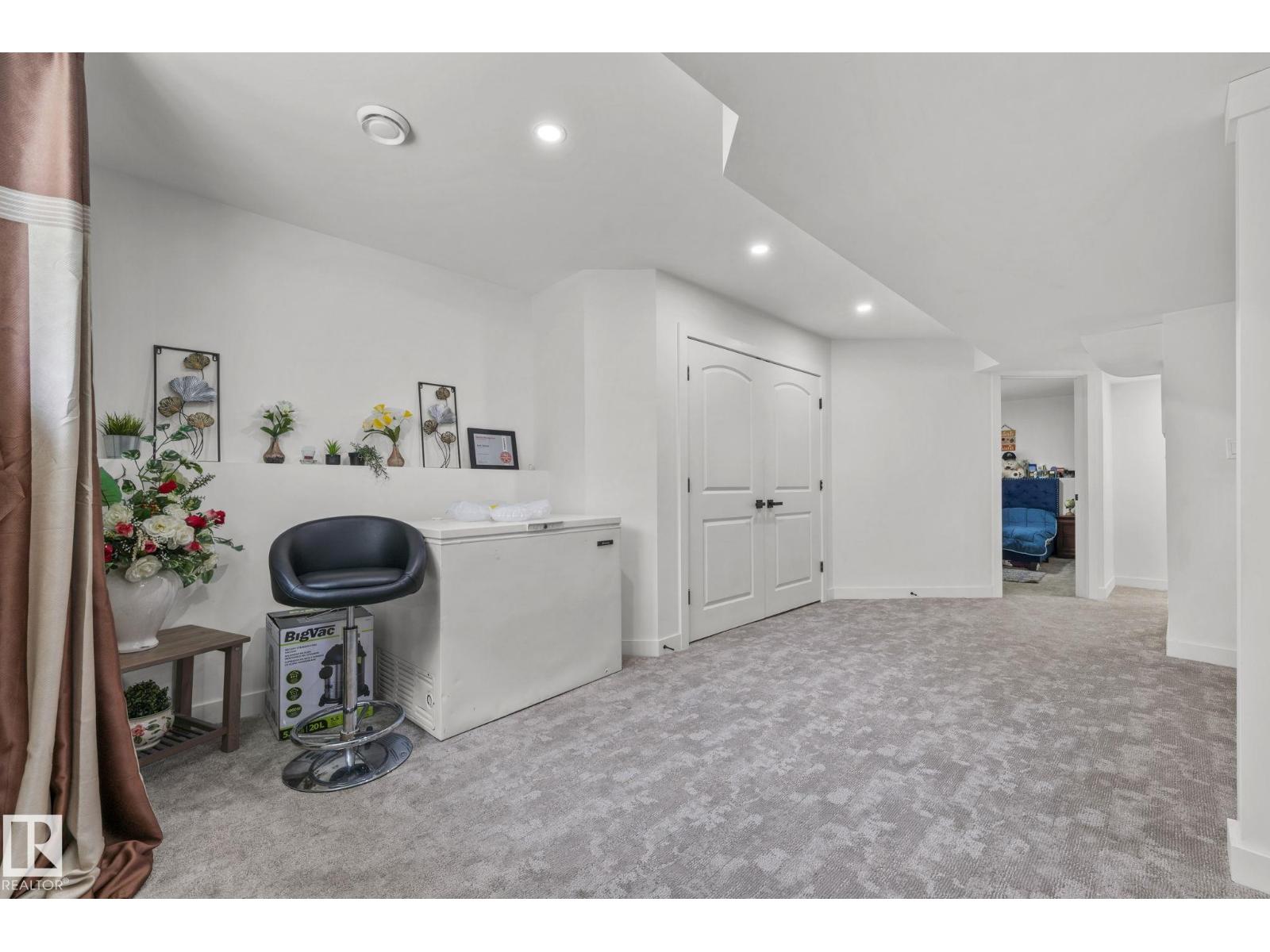 4119 18 AV NW - 27