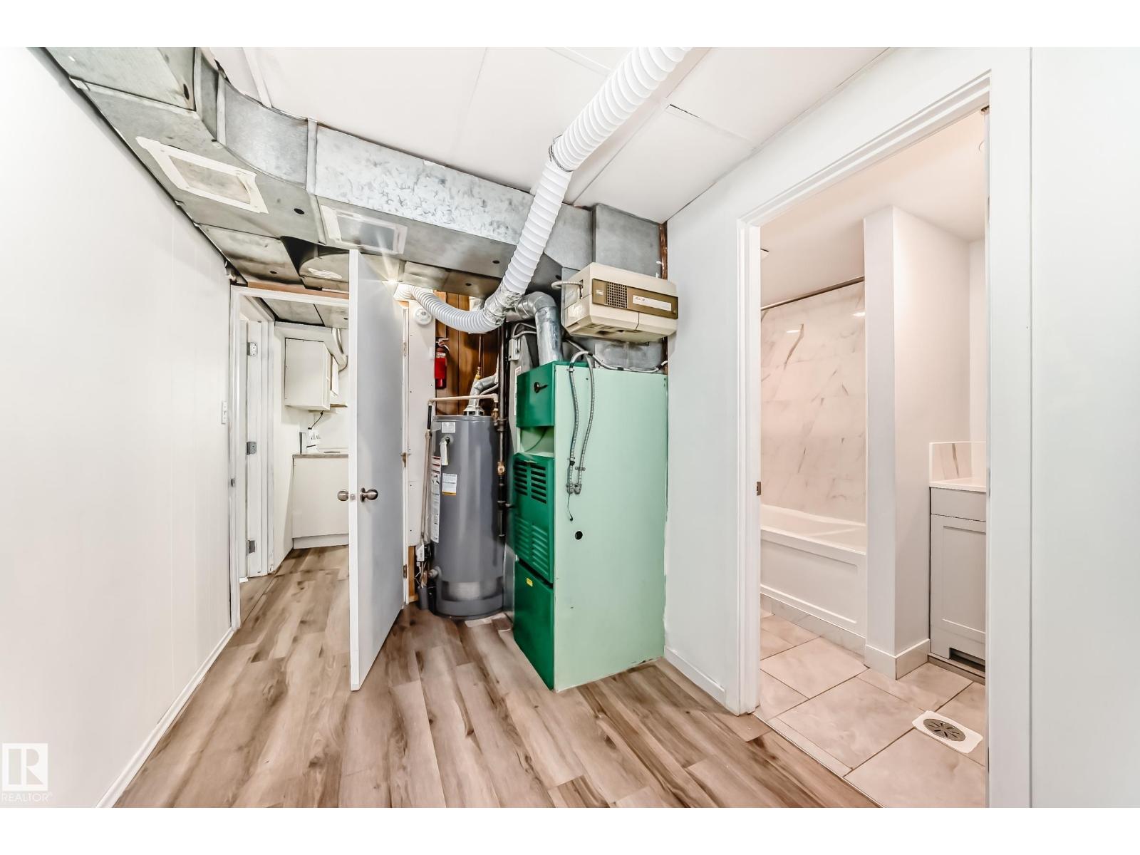 13428 82 ST NW - 38