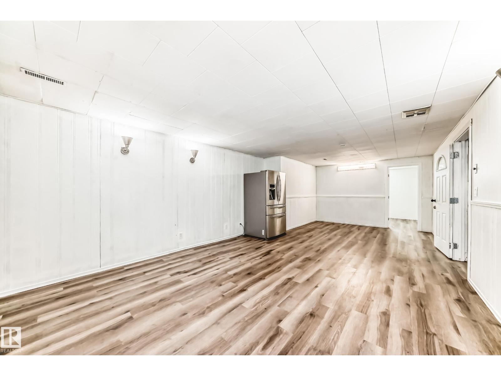 13428 82 ST NW - 27